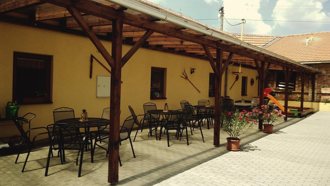 Sedlecky Dvur Hotel Sedlec  Exterior photo