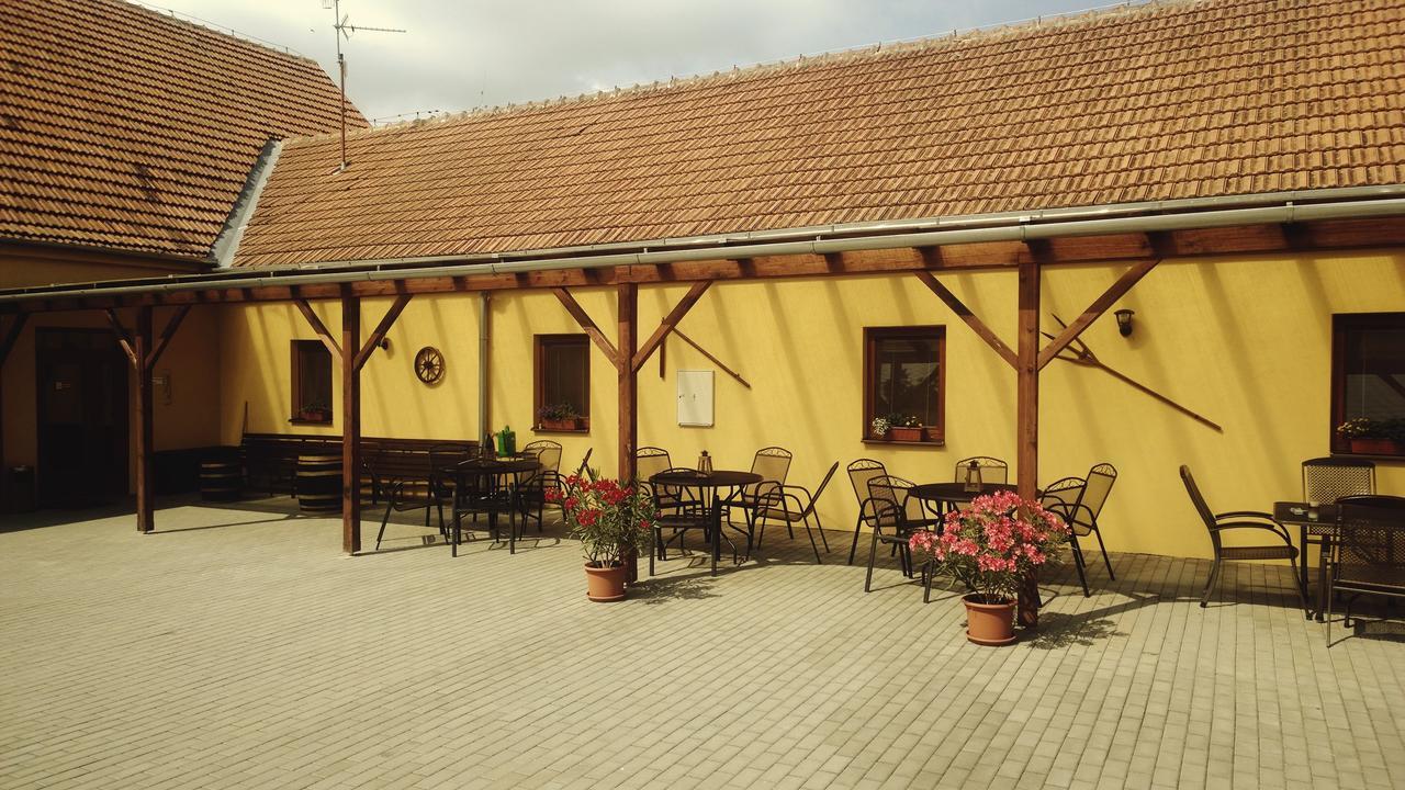 Sedlecky Dvur Hotel Sedlec  Exterior photo